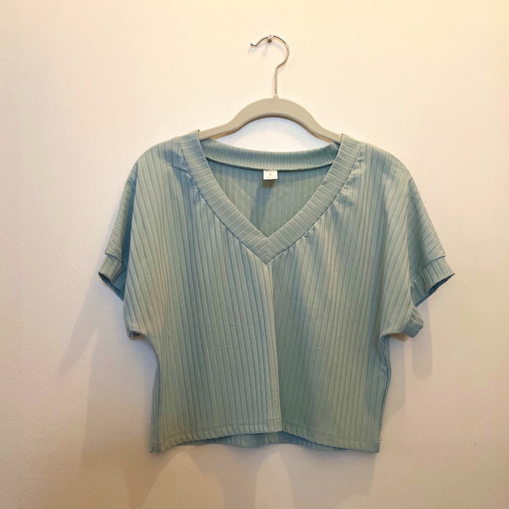 ROMWE Green V-neck T-shirt